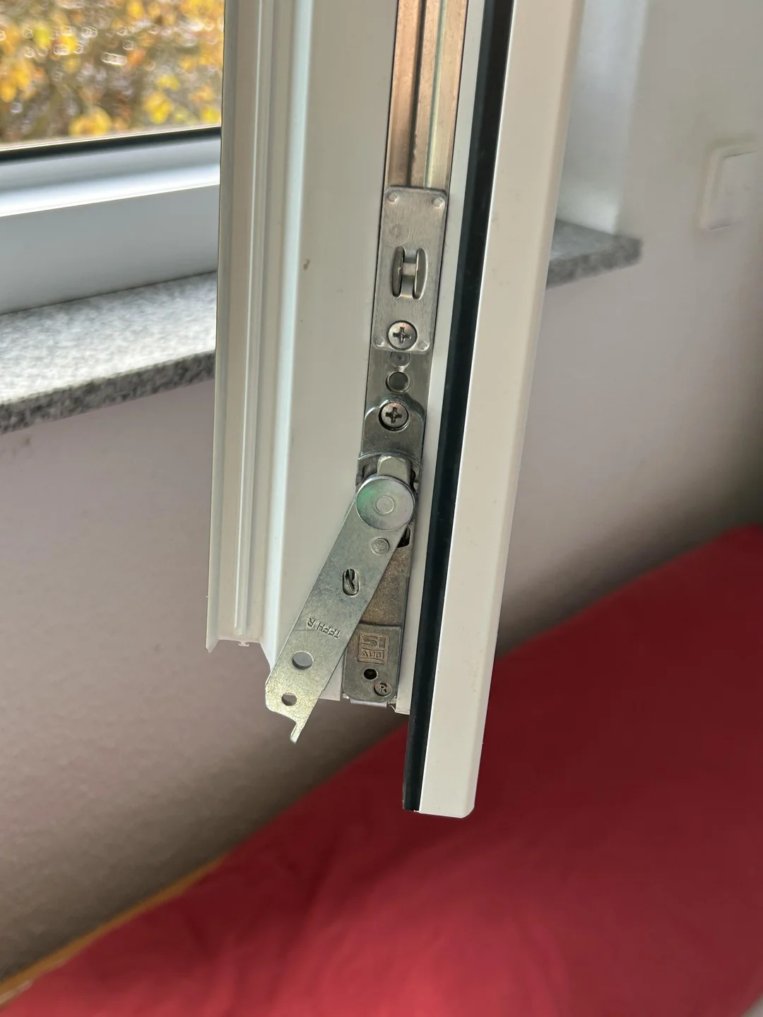 Kunststof Draaikiepraam foto 4